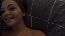 Captura de '2 Girls, 1 Daddy' nº 17