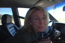 Captura de 'Hot, Horny and Over 40' nº 120