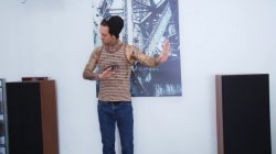 Captura de 'Busty Mamas Joanna Angel and Cherie Deville Go Nuts for Cock' nº 16