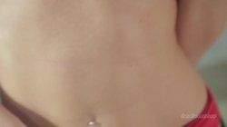 Captura de 'Young Girls Swallow' nº 77