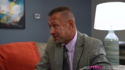 Captura de 'Now It's Stepdaddy's Turn (Part 2)' nº 16