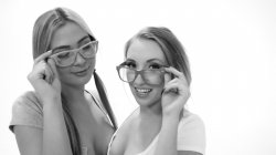 Captura de 'Nerdy Girls 2' nº 1