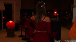 'Wifey Gets Horny on Halloween' screenshot nº 11