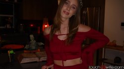 'Wifey Gets Horny on Halloween' screenshot nº 12