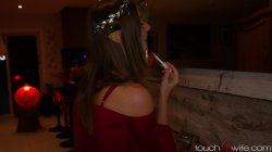 'Wifey Gets Horny on Halloween' screenshot nº 2