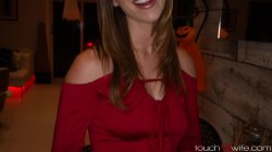 'Wifey Gets Horny on Halloween' screenshot nº 3