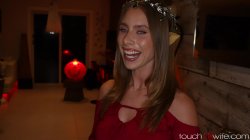 'Wifey Gets Horny on Halloween' screenshot nº 5