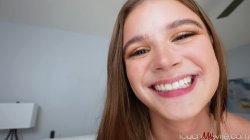 Captura de 'Wifey's Sexting Again With Other Men' nº 81