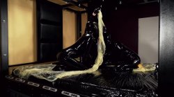 'Condom Hoods and Latex Layers' screenshot nº 29