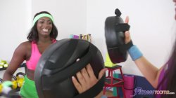 'Interracial Lesbians Get A Sweat On' screenshot nº 26