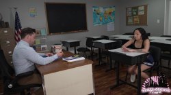 Captura de 'Bad Girl Gets Punished By Hot Teacher' nº 10