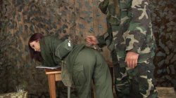 Captura de 'You're In the Army' nº 11