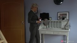 Captura de 'Horny Student Woken By Estate Agent' nº 9