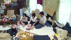 Captura de '3 Million Yen Shoot - At Home, He Films Two Virgins - First Times, Ending In Deep Creampie Keepsakes' nº 10