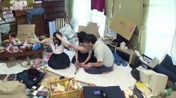 Captura de '3 Million Yen Shoot - At Home, He Films Two Virgins - First Times, Ending In Deep Creampie Keepsakes' nº 2
