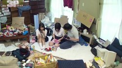 Captura de '3 Million Yen Shoot - At Home, He Films Two Virgins - First Times, Ending In Deep Creampie Keepsakes' nº 7