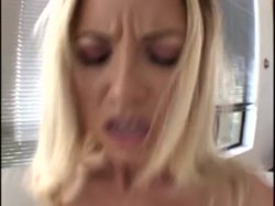 Captura de 'XXX Platinum Blondes' nº 109
