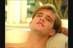 Captura de 'More Than a Woman' nº 3