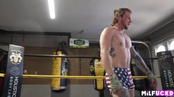 'Boxing babe pins down sexy sparring partner' screenshot nº 12