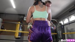 'Boxing babe pins down sexy sparring partner' screenshot nº 13