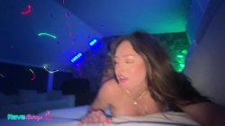 Captura de 'Raina Rae Shines In A Neon Rave Fantasy with Sensual Moves!' nº 84