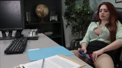 Captura de 'Big Tit Lesbian Bosses' nº 137