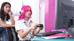 Captura de 'Freaky Fembots 3' nº 8