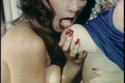 Captura de 'Lesbian Bra Busters In The 70's Vol. 3' nº 36