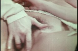 Captura de 'Lesbian Bra Busters In The 70's Vol. 3' nº 7