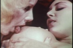 Captura de 'Lesbian Bra Busters In The 70's Vol. 3' nº 9