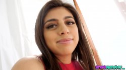 Captura de 'Huge Natural Tits Latina Ella Knox and Her Cum Drenched Pussy' nº 27