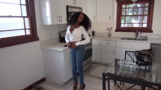 Amateur Ebony Beauty Honey Droppz Twerks On Brad's White Cock