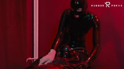 'E-Play for the Rubberslave in Bodybag and Heavy Rubber Mask' screenshot nº 100