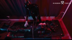 'E-Play for the Rubberslave in Bodybag and Heavy Rubber Mask' screenshot nº 112