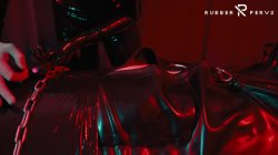'E-Play for the Rubberslave in Bodybag and Heavy Rubber Mask' screenshot nº 114