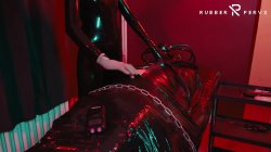 'E-Play for the Rubberslave in Bodybag and Heavy Rubber Mask' screenshot nº 124