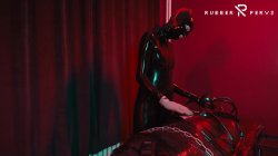 'E-Play for the Rubberslave in Bodybag and Heavy Rubber Mask' screenshot nº 127