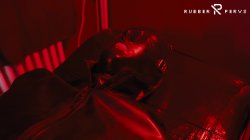 'E-Play for the Rubberslave in Bodybag and Heavy Rubber Mask' screenshot nº 28