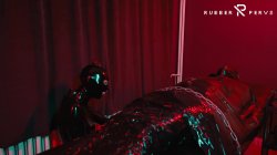 'E-Play for the Rubberslave in Bodybag and Heavy Rubber Mask' screenshot nº 29