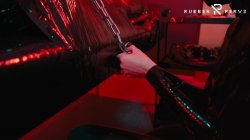 'E-Play for the Rubberslave in Bodybag and Heavy Rubber Mask' screenshot nº 36
