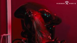 'E-Play for the Rubberslave in Bodybag and Heavy Rubber Mask' screenshot nº 44