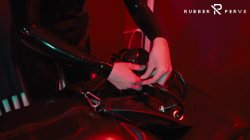 'E-Play for the Rubberslave in Bodybag and Heavy Rubber Mask' screenshot nº 58