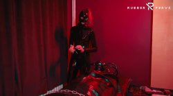 'E-Play for the Rubberslave in Bodybag and Heavy Rubber Mask' screenshot nº 66