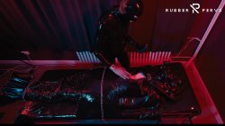 'E-Play for the Rubberslave in Bodybag and Heavy Rubber Mask' screenshot nº 79