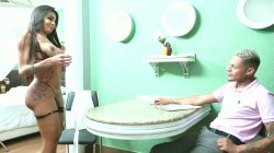 'Tgirl Newcummer Gets Her Ass Reamed' screenshot nº 16