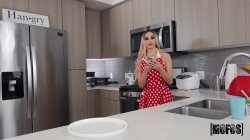Captura de 'Stretching My Girlfriend's Pussy 27' nº 3