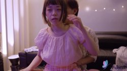 Captura de 'Yuli and Her New Friend Go Back to His Place and She Sucks His Dick' nº 33