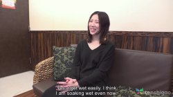 'Azusa Ono Is a Housewife Who Goes Behind Her Husbands Back to Be a Pornstar' screenshot nº 11