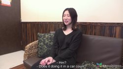 'Azusa Ono Is a Housewife Who Goes Behind Her Husbands Back to Be a Pornstar' screenshot nº 12