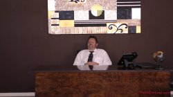 Captura de 'Your Wife & Your Boss: Cuckold Blowjob' nº 12